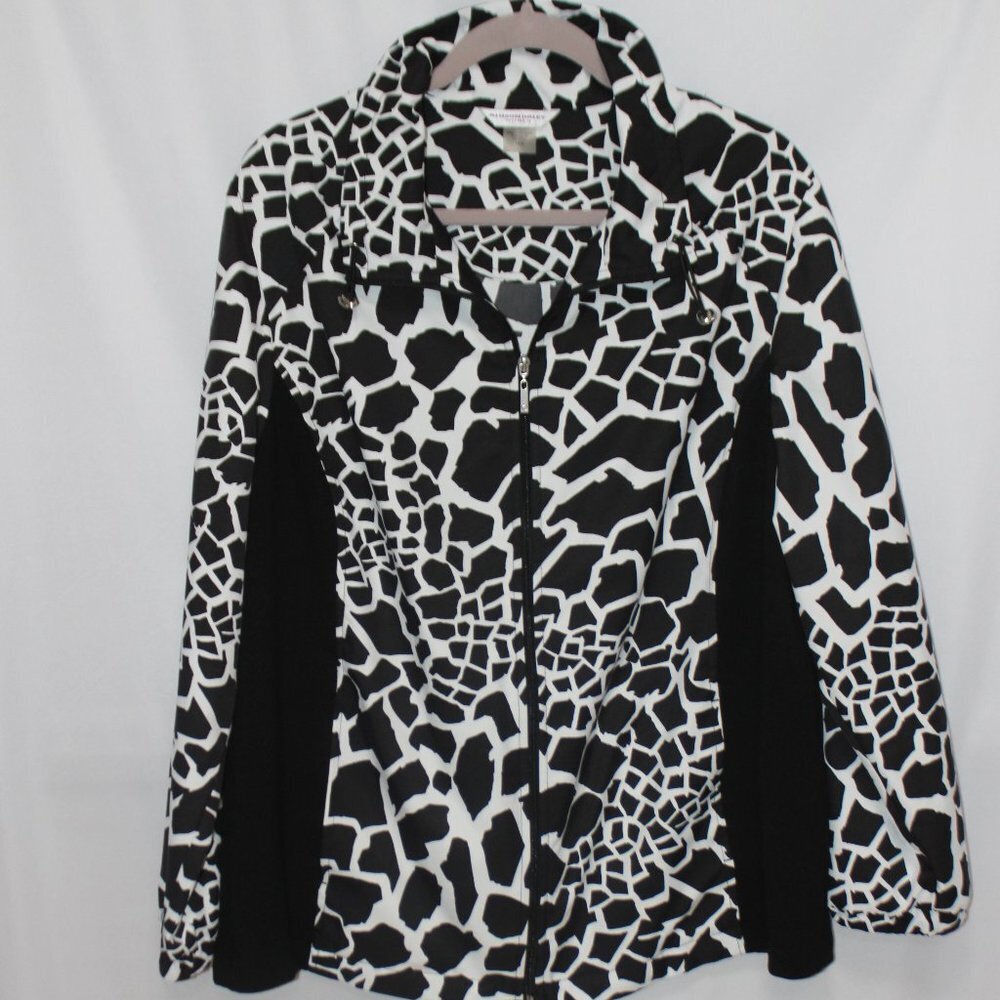 Allison Daley Black and White Giraffe Print Jacket